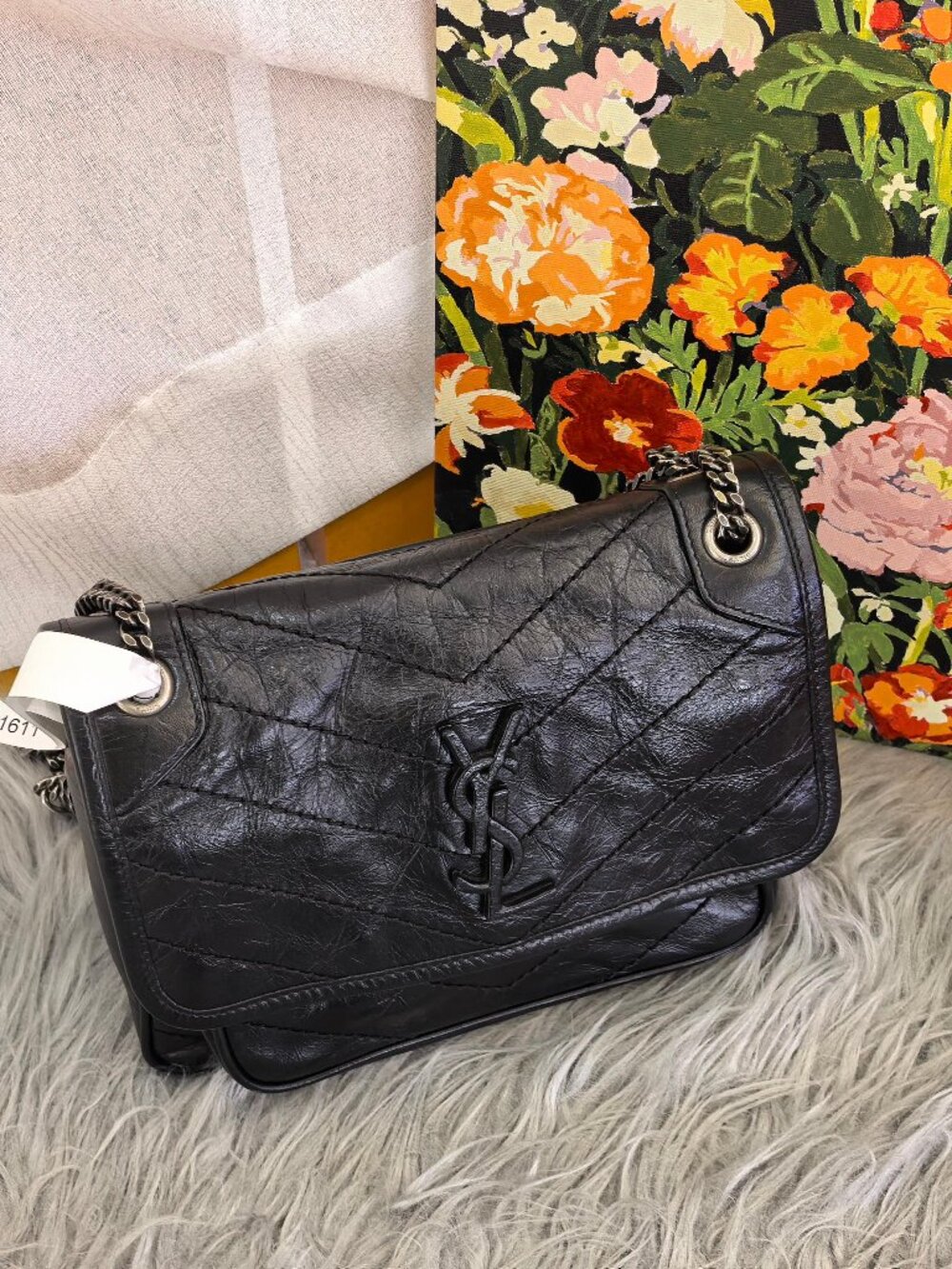 Medium-sized Black YSL Niki Genuine second-hand item, 90% new
